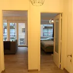 Cosy Gezellig App Met Aparte Gastenkamer Op 30meter Privé Garage Apartamento